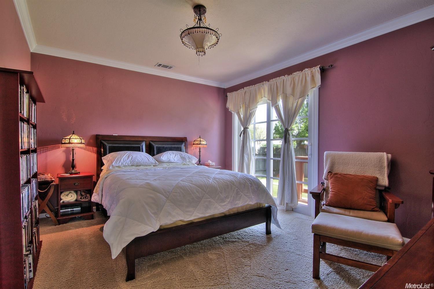 Detail Gallery Image 26 of 59 For 3800 Winona Way, North Highlands,  CA 95660 - 5 Beds | 3 Baths