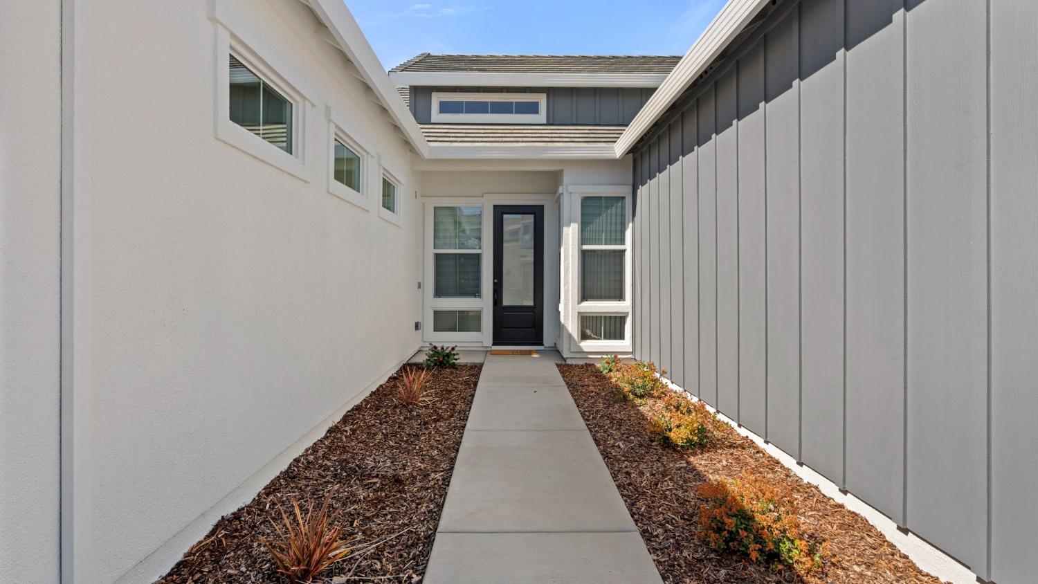 Detail Gallery Image 24 of 25 For 3840 Fletcher Peak Cir, Roseville,  CA 95661 - 4 Beds | 2/1 Baths