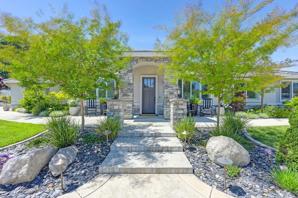 Detail Gallery Image 8 of 63 For 7527 Country Oaks Ln, Orangevale,  CA 95662 - 5 Beds | 4/1 Baths