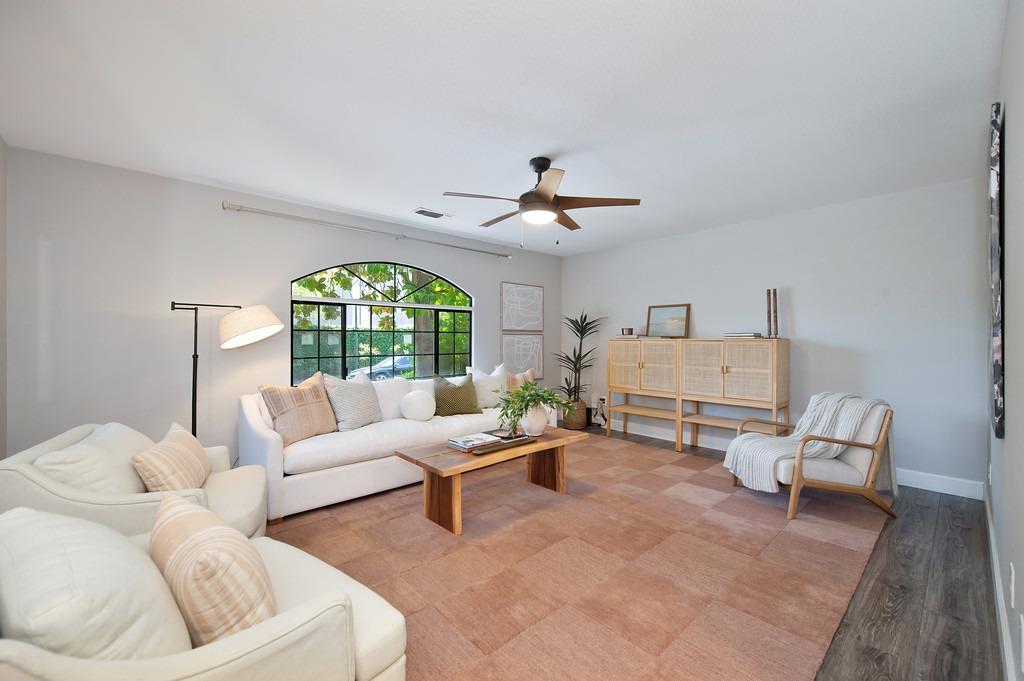 Detail Gallery Image 8 of 46 For 849 10th Ave, Sacramento,  CA 95818 - 3 Beds | 2 Baths