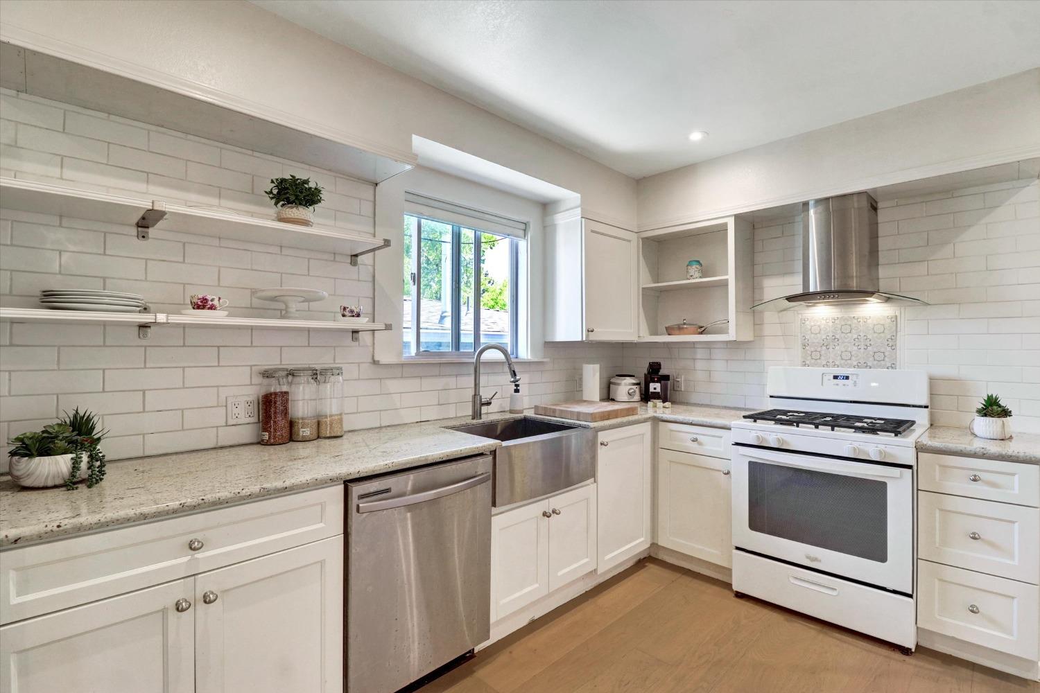 Detail Gallery Image 16 of 38 For 1412 E 32 St, Oakland,  CA 94602 - 3 Beds | 2 Baths
