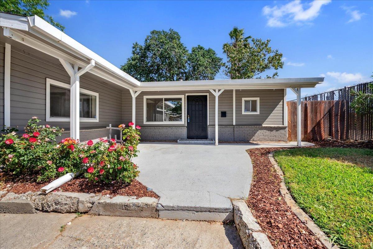 Detail Gallery Image 5 of 48 For 3845 Sunnyvale Ave, Sacramento,  CA 95821 - 4 Beds | 2 Baths