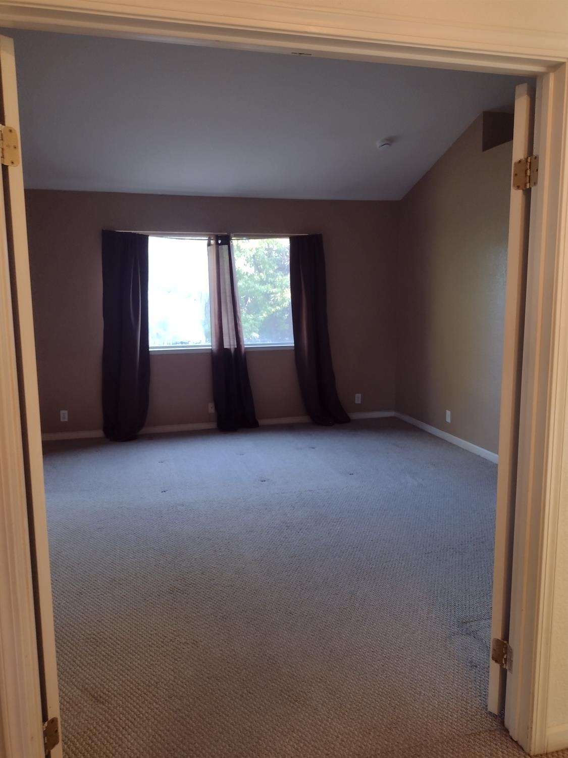 Detail Gallery Image 31 of 56 For 1900 Berryessa Dr, Modesto,  CA 95358 - 3 Beds | 2/1 Baths