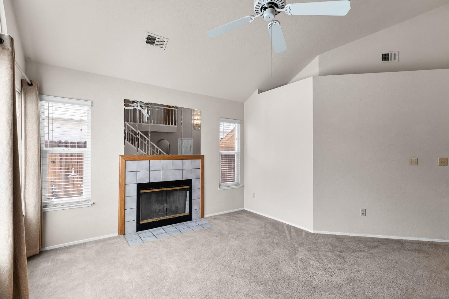 Detail Gallery Image 4 of 34 For 1430 Harvest Ln, Tracy,  CA 95376 - 5 Beds | 3 Baths
