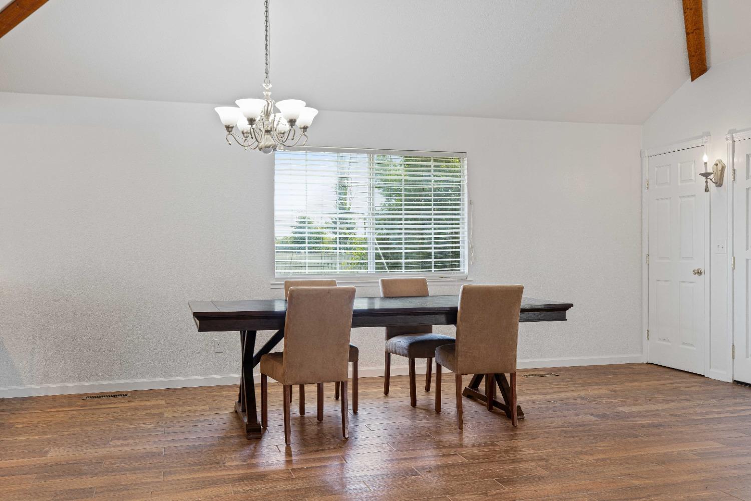 Detail Gallery Image 25 of 68 For 21299 E Highway 4, Stockton,  CA 95215 - 5 Beds | 4/1 Baths