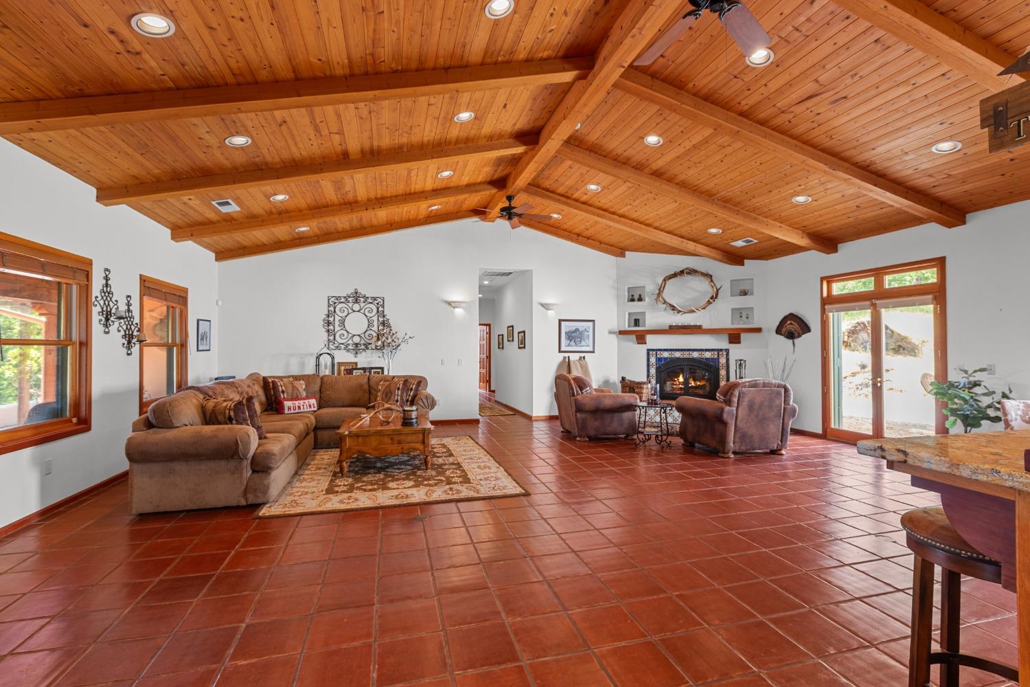 Detail Gallery Image 16 of 87 For 14801 Vaira Ranch Rd, Drytown,  CA 95699 - 4 Beds | 3 Baths