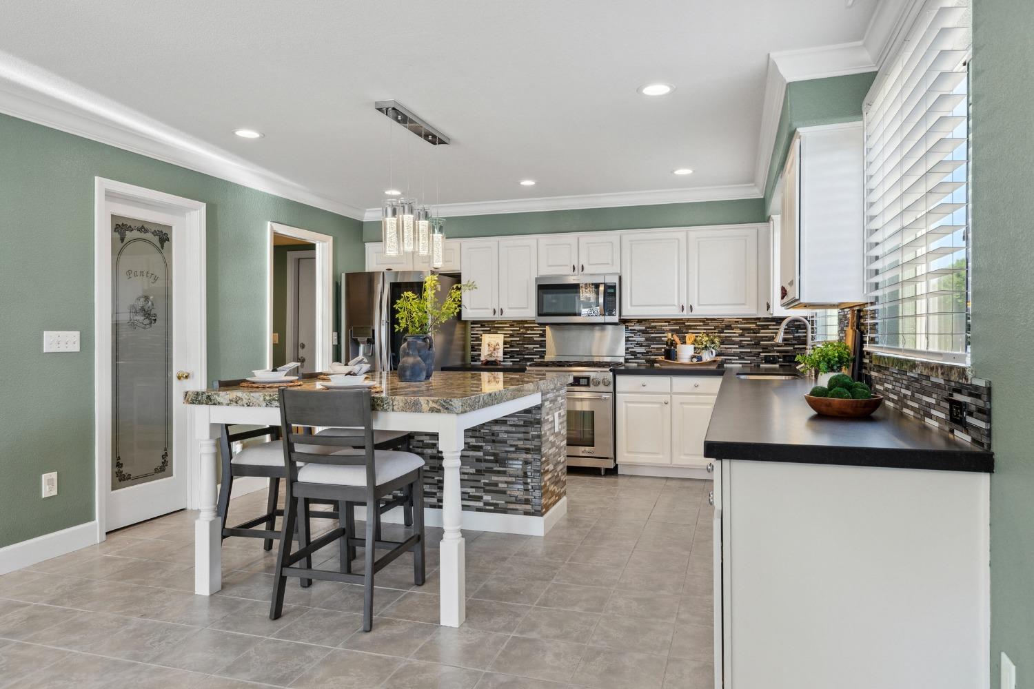 Detail Gallery Image 17 of 63 For 799 Ruess Rd, Ripon,  CA 95366 - 5 Beds | 3 Baths