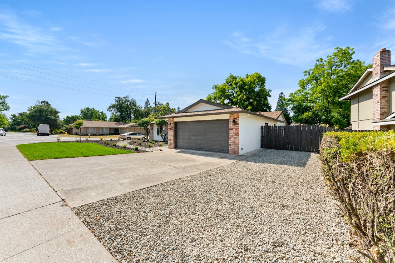 Detail Gallery Image 2 of 60 For 7012 Robin Rd, Fair Oaks,  CA 95628 - 4 Beds | 2 Baths