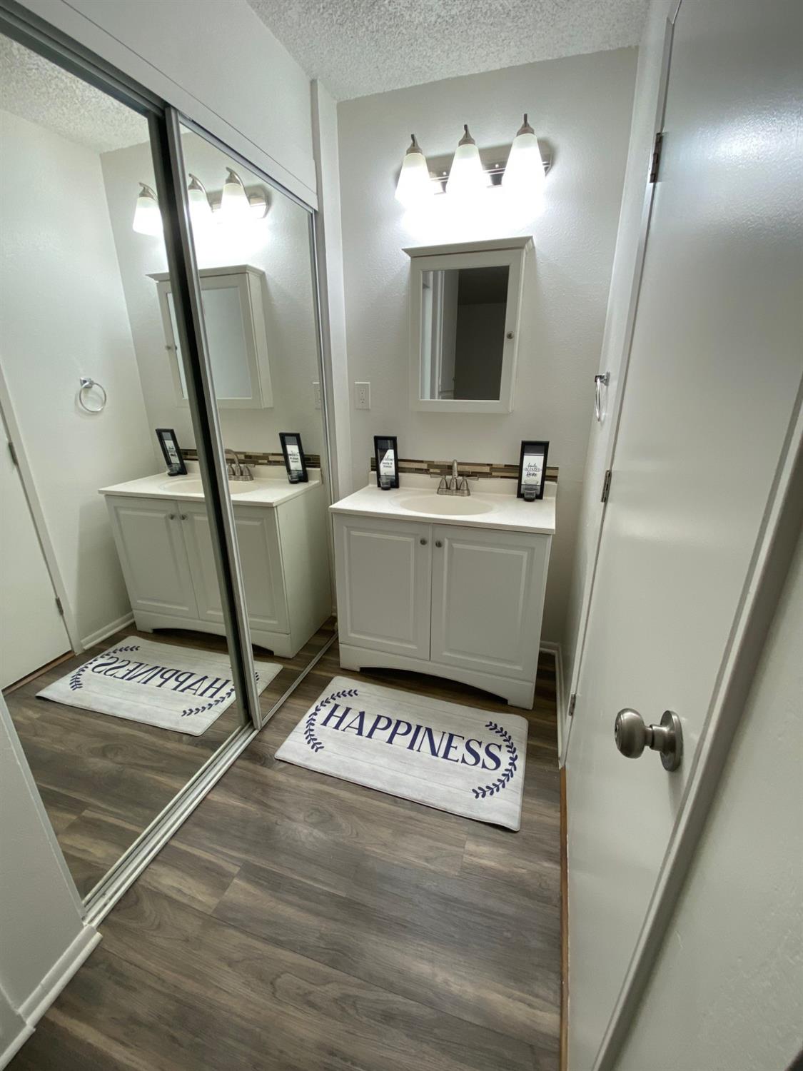 Detail Gallery Image 10 of 18 For 6815 24th St, Sacramento,  CA 95822 - – Beds | – Baths