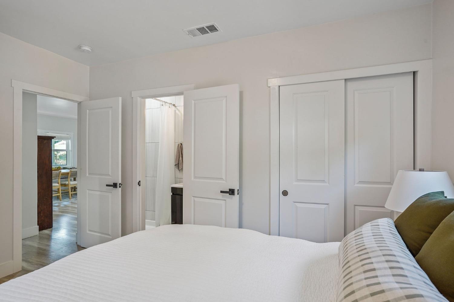 Detail Gallery Image 15 of 27 For 2640 17th St, Sacramento,  CA 95818 - 2 Beds | 2 Baths