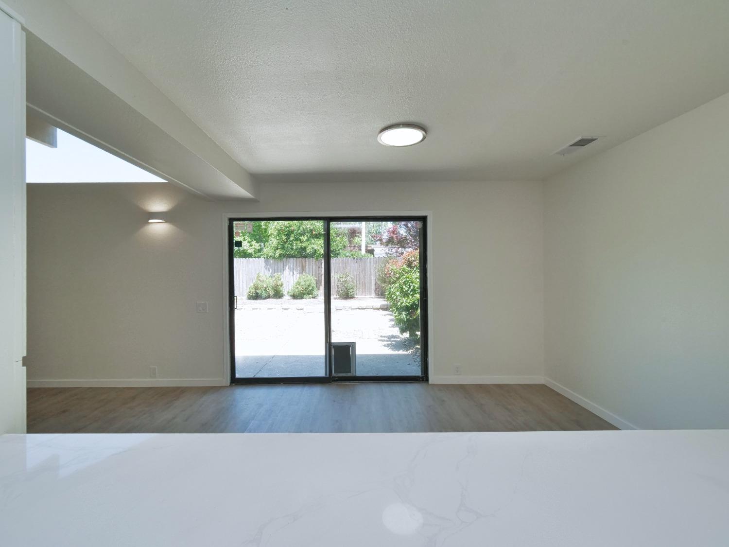 Detail Gallery Image 31 of 52 For 14 Blue Heron Ct, Sacramento,  CA 95833 - 2 Beds | 2 Baths