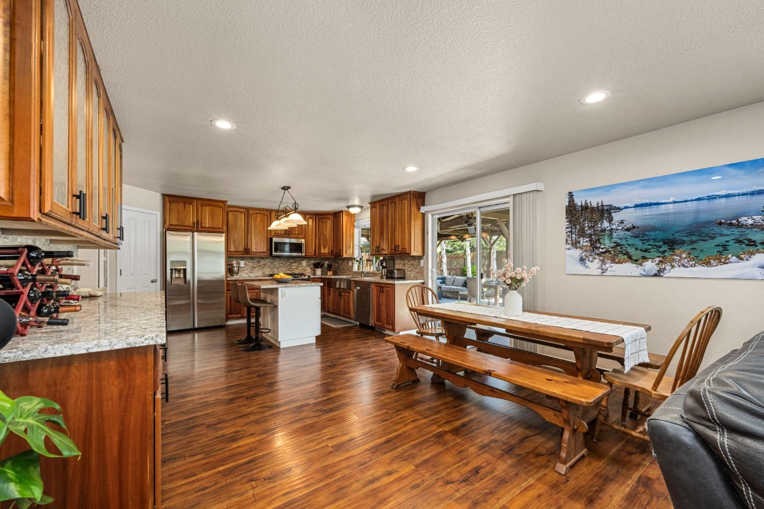 Detail Gallery Image 12 of 42 For 2106 Cargill Way, Roseville,  CA 95747 - 4 Beds | 2/1 Baths