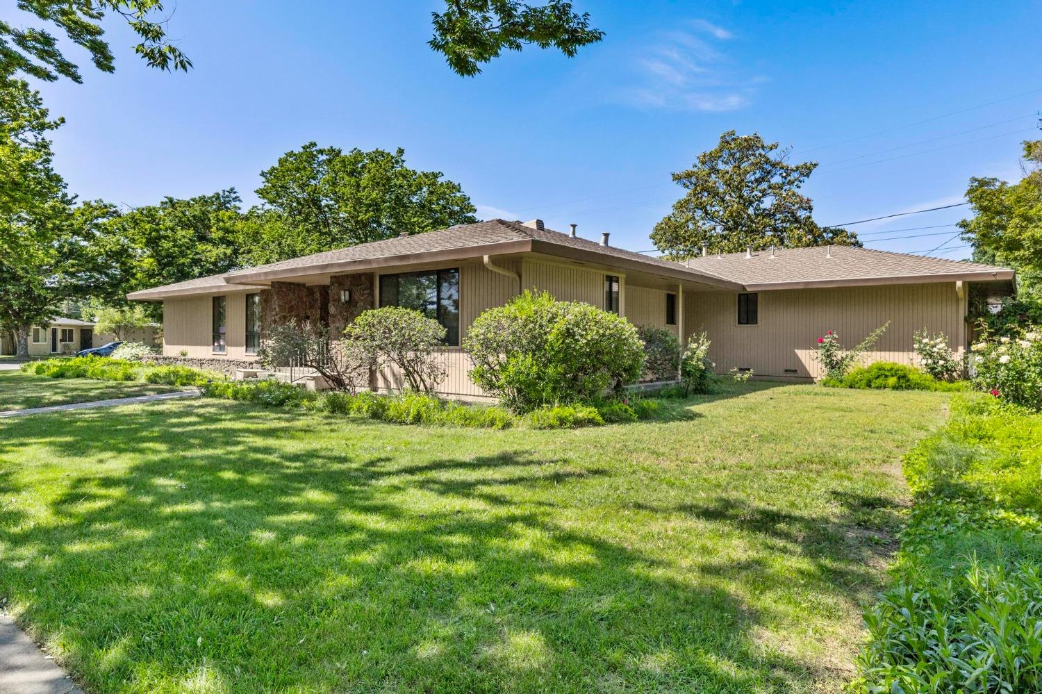 Detail Gallery Image 2 of 42 For 1056 Parkhill St, Colusa,  CA 95932 - 4 Beds | 2/1 Baths
