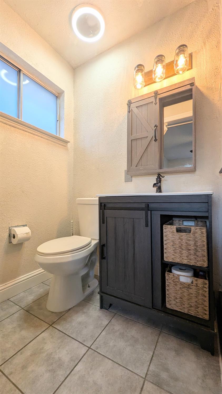 Detail Gallery Image 13 of 30 For 5530 Forestwood Dr, Sacramento,  CA 95842 - 3 Beds | 2 Baths