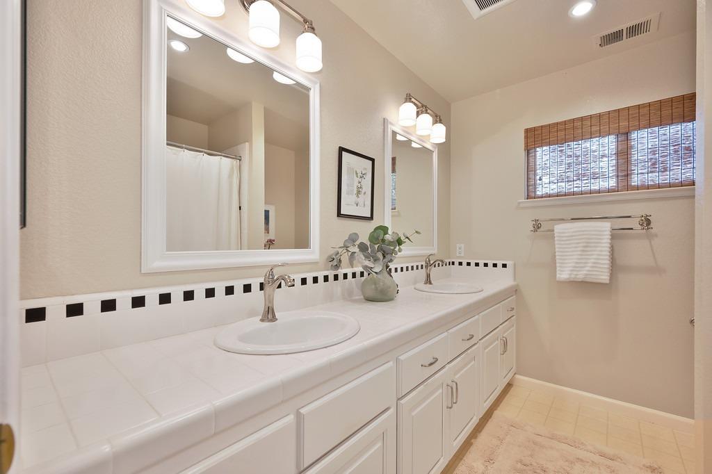 Detail Gallery Image 47 of 80 For 815 La Paz Dr, Davis,  CA 95618 - 4 Beds | 3 Baths