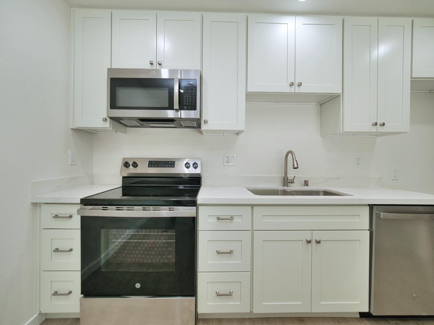 Detail Gallery Image 30 of 52 For 14 Blue Heron Ct, Sacramento,  CA 95833 - 2 Beds | 2 Baths