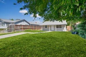Detail Gallery Image 1 of 15 For 411 Potomac Ave, Sacramento,  CA 95833 - 3 Beds | 2 Baths