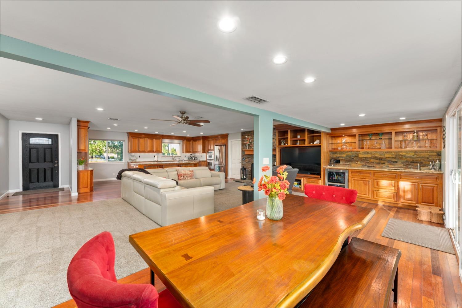 Detail Gallery Image 22 of 99 For 11750 Cresthill Dr, Elk Grove,  CA 95624 - 4 Beds | 2 Baths