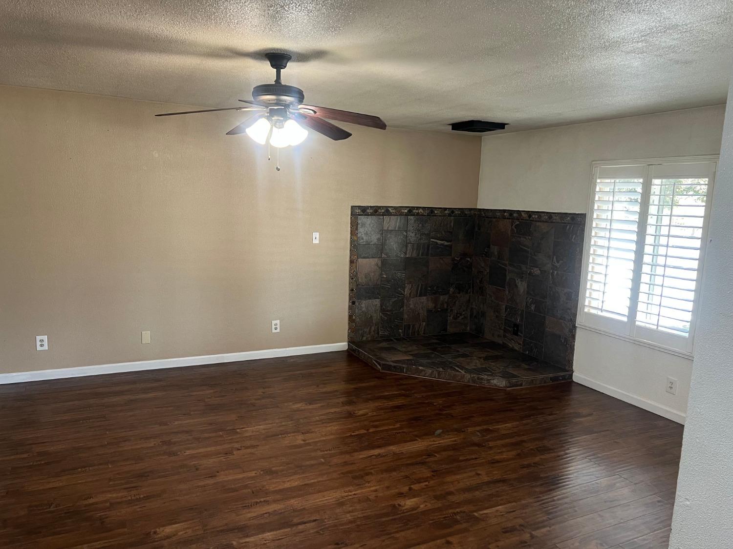 Detail Gallery Image 6 of 21 For 3437 Geer Rd, Modesto,  CA 95326 - 3 Beds | 2 Baths