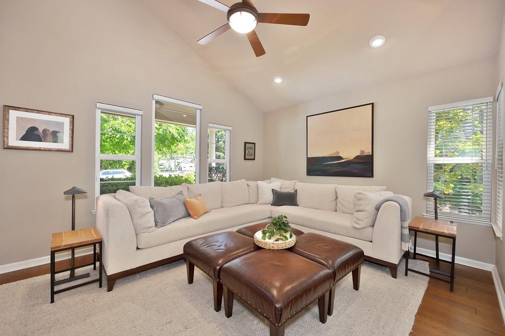 Detail Gallery Image 10 of 80 For 815 La Paz Dr, Davis,  CA 95618 - 4 Beds | 3 Baths