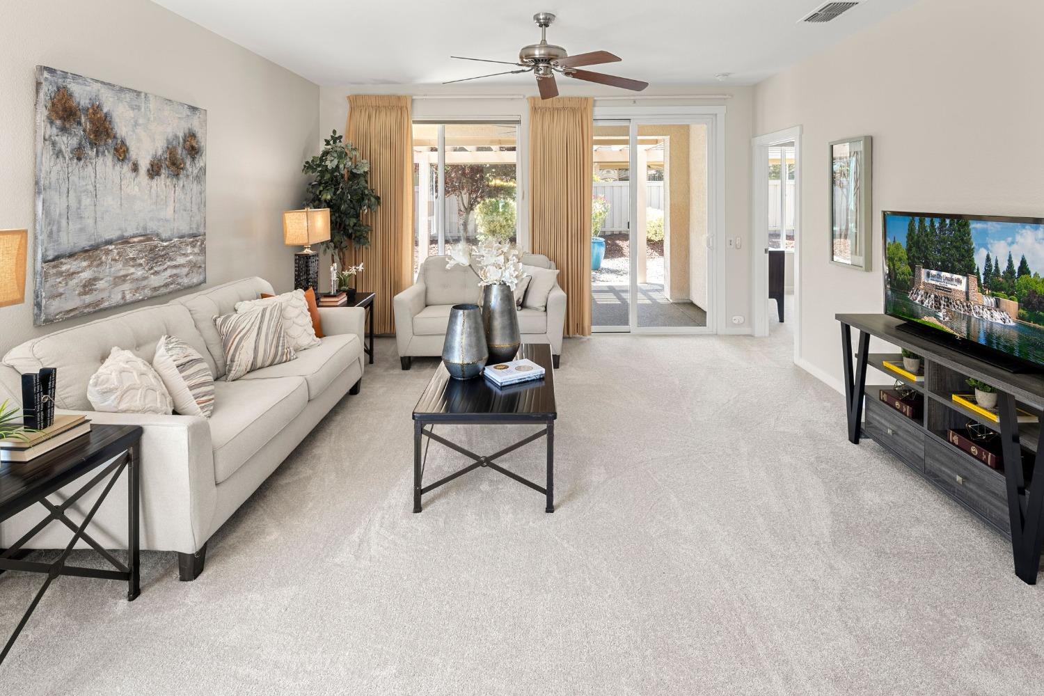 Detail Gallery Image 17 of 42 For 1239 Hawthorne Ln, Lincoln,  CA 95648 - 2 Beds | 2 Baths