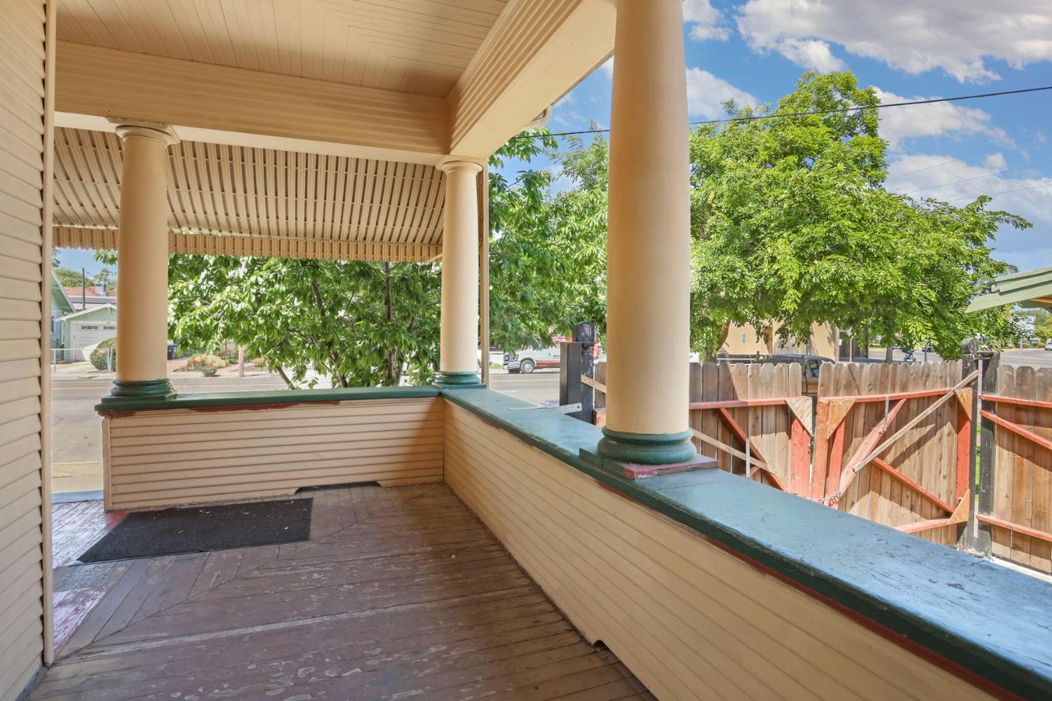 Detail Gallery Image 6 of 42 For 1428 N Madison St, Stockton,  CA 95202 - 3 Beds | 2 Baths