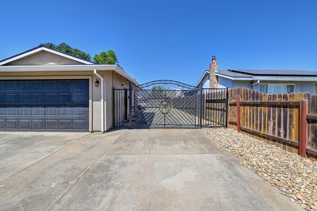 Detail Gallery Image 5 of 35 For 105 Brock Dr, Wheatland,  CA 95692 - 2 Beds | 2 Baths