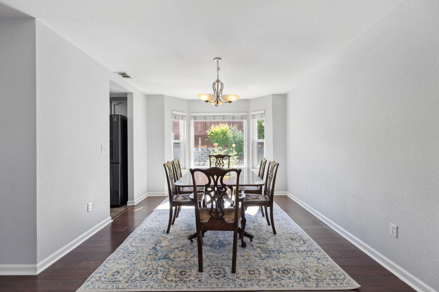Detail Gallery Image 15 of 40 For 1535 E Colonial Pkwy #E,  Roseville,  CA 95661 - 4 Beds | 2/1 Baths