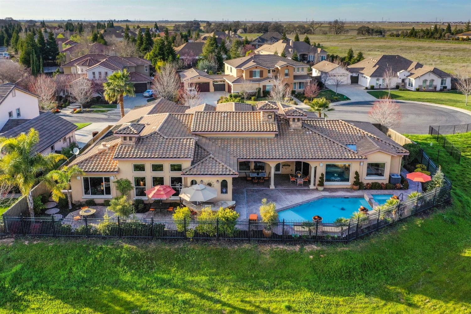 Detail Gallery Image 40 of 80 For 8618 Hawkstone Ct, Roseville,  CA 95747 - 4 Beds | 4/1 Baths