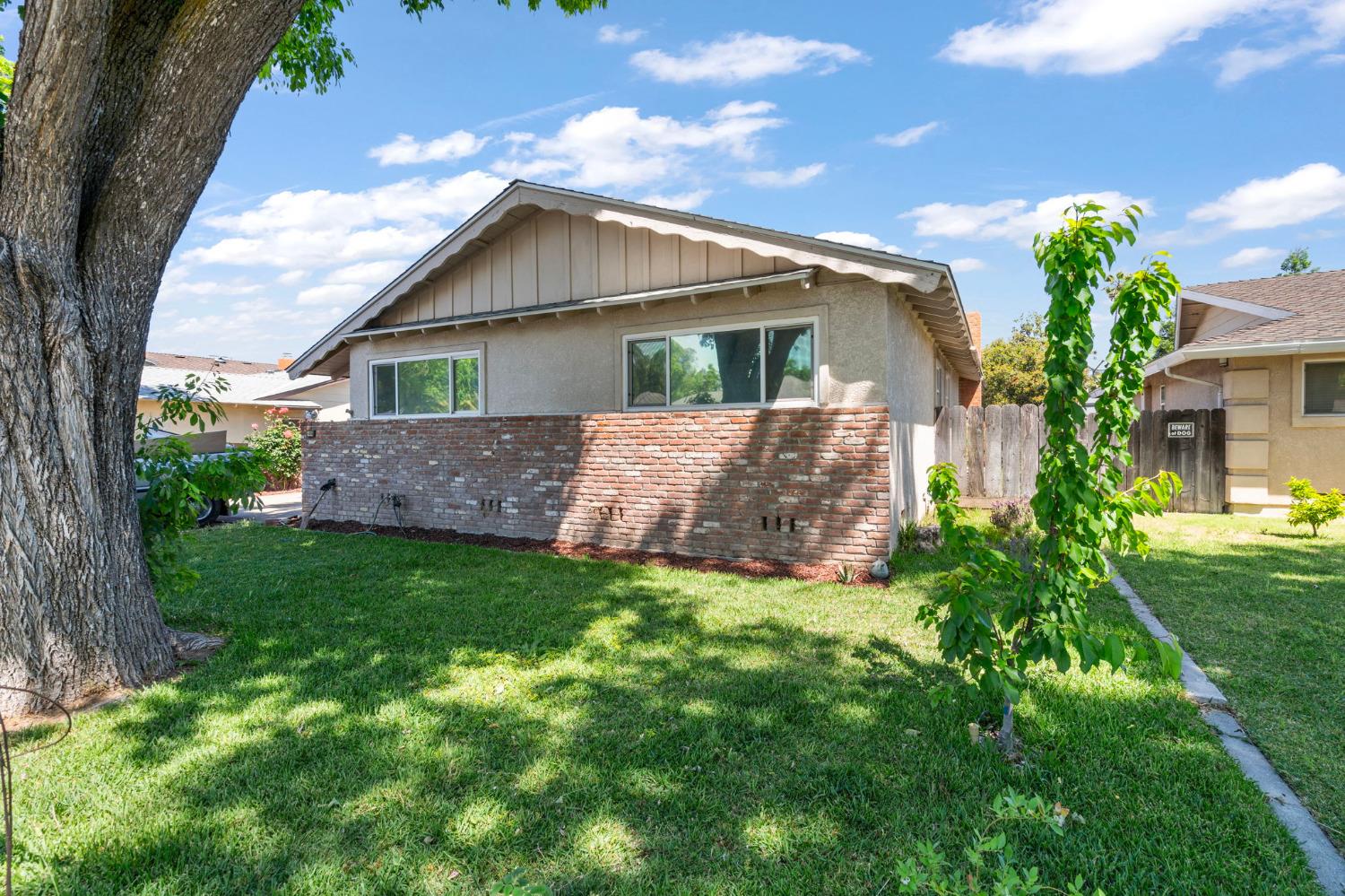 Detail Gallery Image 2 of 27 For 2635 Macgregor Ct, Modesto,  CA 95350 - 3 Beds | 2 Baths