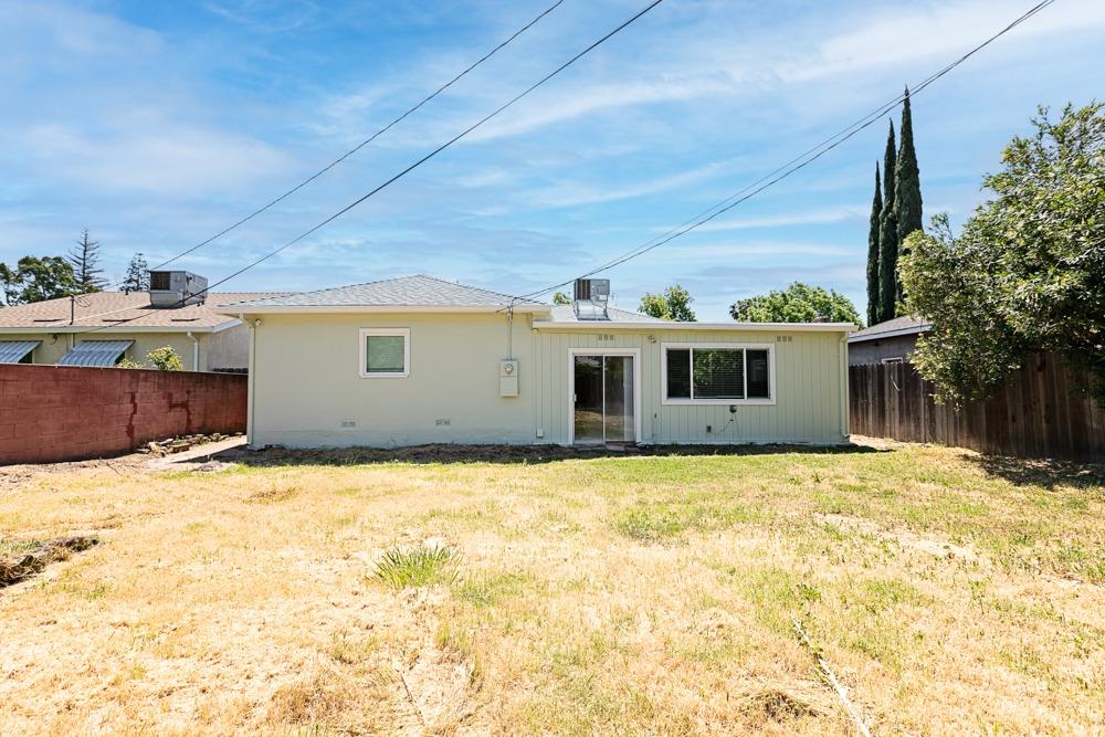 Detail Gallery Image 38 of 40 For 2011 W Sonoma Ave, Stockton,  CA 95204 - 3 Beds | 1 Baths