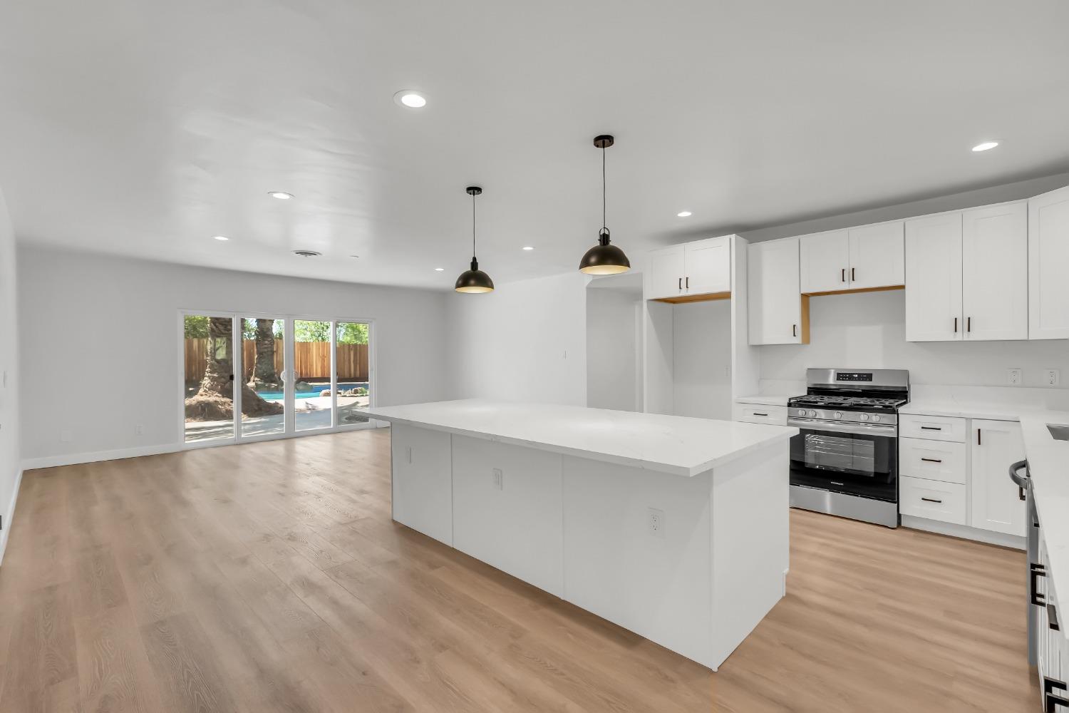 Detail Gallery Image 8 of 65 For 7932 Charlene Way, Citrus Heights,  CA 95610 - 4 Beds | 3 Baths