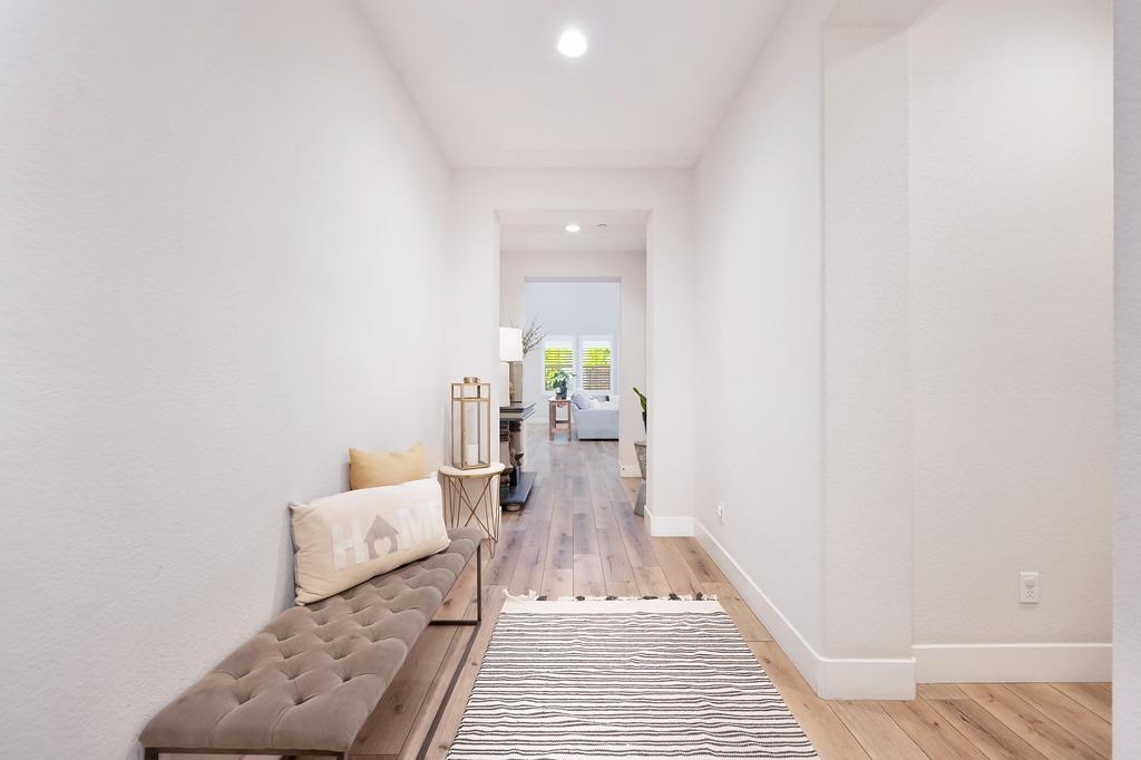 Detail Gallery Image 15 of 34 For 5033 Chico Dr, Roseville,  CA 95747 - 5 Beds | 4/1 Baths
