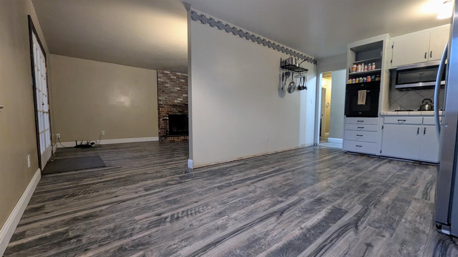 Detail Gallery Image 6 of 30 For 5530 Forestwood Dr, Sacramento,  CA 95842 - 3 Beds | 2 Baths