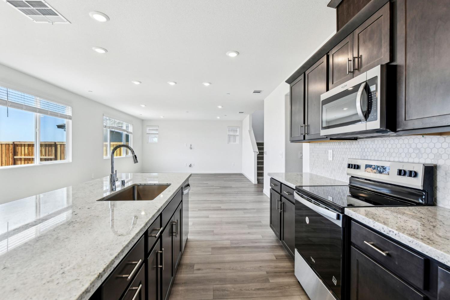 Detail Gallery Image 11 of 38 For 1280 Bastion Ave, Galt,  CA 95632 - 4 Beds | 3 Baths