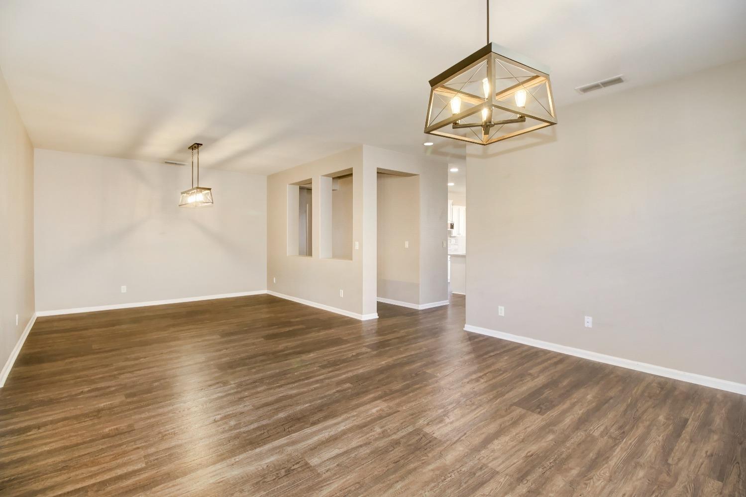 Detail Gallery Image 7 of 47 For 2337 Lockton Dr, Roseville,  CA 95747 - 3 Beds | 2 Baths