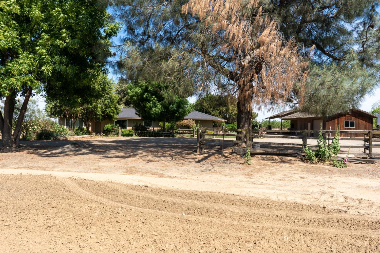 Detail Gallery Image 2 of 61 For 3789 State Highway 33, Gustine,  CA 95322 - 3 Beds | 2/1 Baths