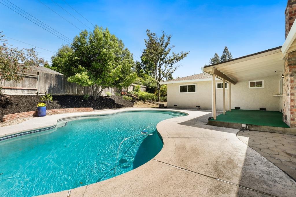 Detail Gallery Image 32 of 36 For 7773 Palmyra Dr, Fair Oaks,  CA 95628 - 4 Beds | 3 Baths