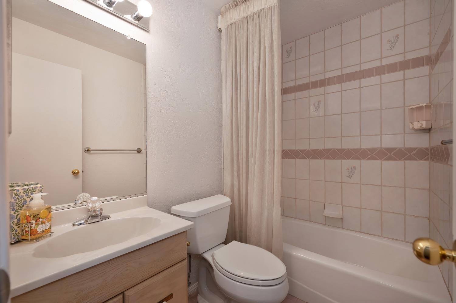 Detail Gallery Image 37 of 69 For 2259 River Trails Cir, Rancho Cordova,  CA 95670 - 3 Beds | 2 Baths