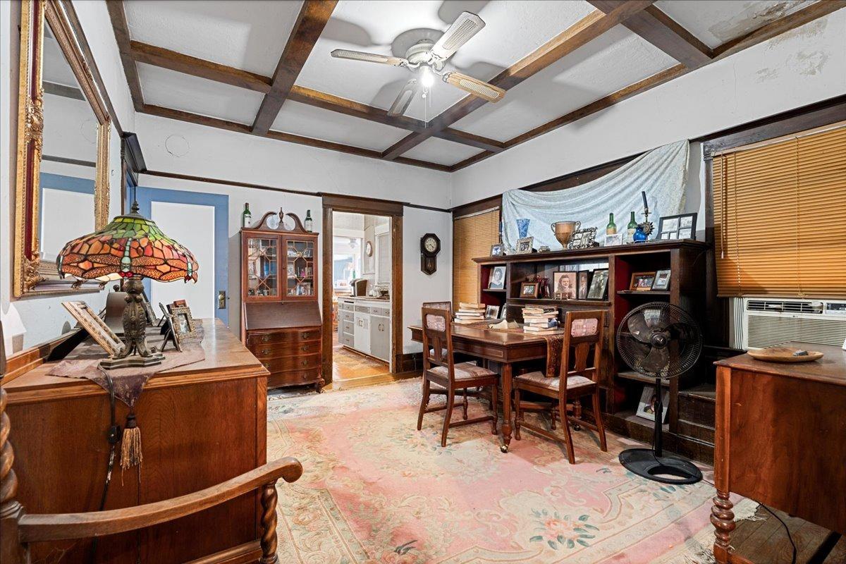 Detail Gallery Image 9 of 28 For 2504 N St, Sacramento,  CA 95816 - 3 Beds | 1 Baths