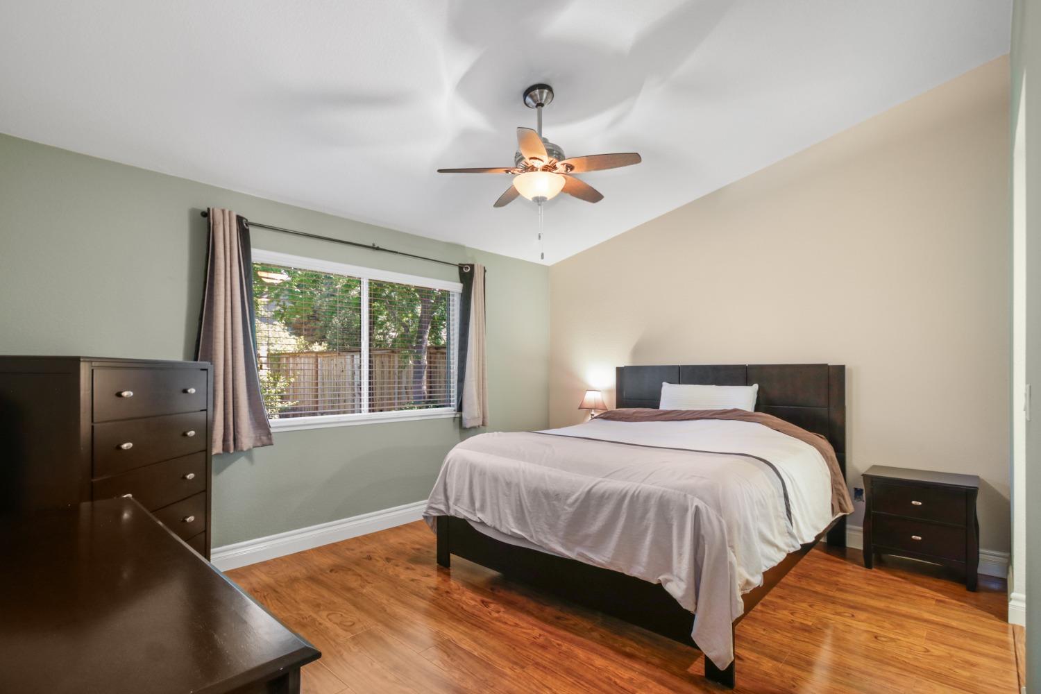Detail Gallery Image 23 of 38 For 9527 Lake Park Ln, Elk Grove,  CA 95758 - 3 Beds | 2 Baths