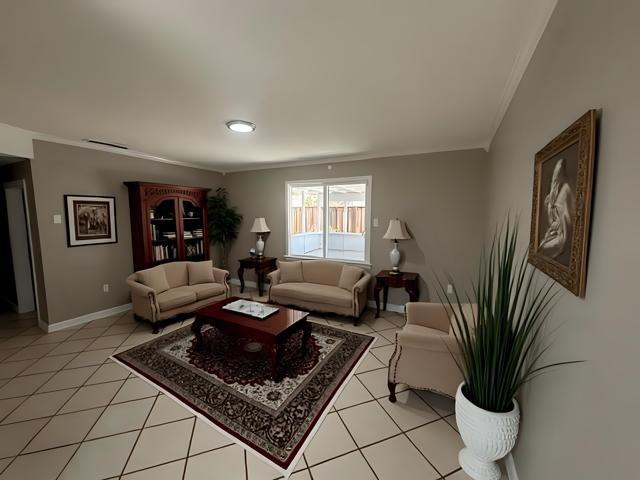 Detail Gallery Image 5 of 22 For 410 Orange Ave, Los Banos,  CA 93635 - 3 Beds | 2 Baths