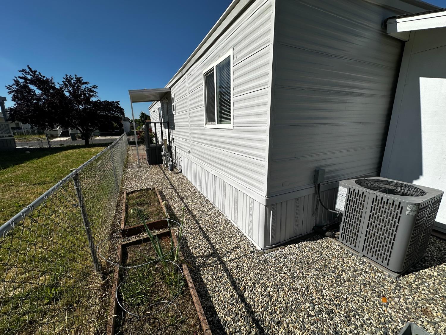 Detail Gallery Image 9 of 44 For 152 Village Cir #152,  Sacramento,  CA 95838 - 3 Beds | 2 Baths