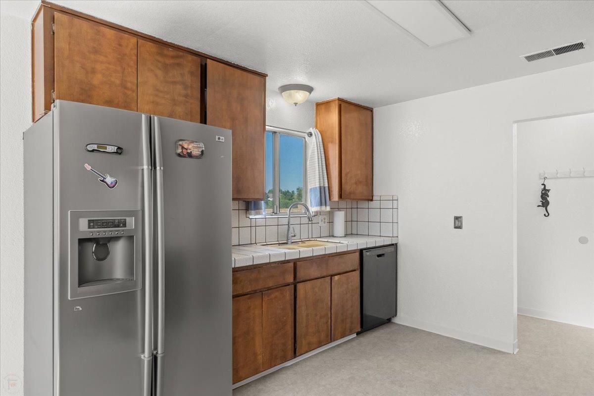 Detail Gallery Image 10 of 37 For 6030 Jackson Ave, Riverbank,  CA 95367 - 3 Beds | 2 Baths