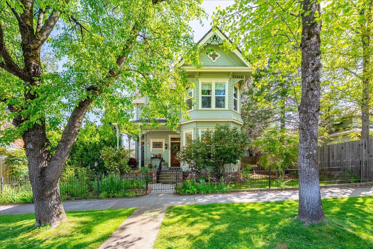 Detail Gallery Image 8 of 70 For 30 W Grass Valley St, Colfax,  CA 95713 - 4 Beds | 2 Baths