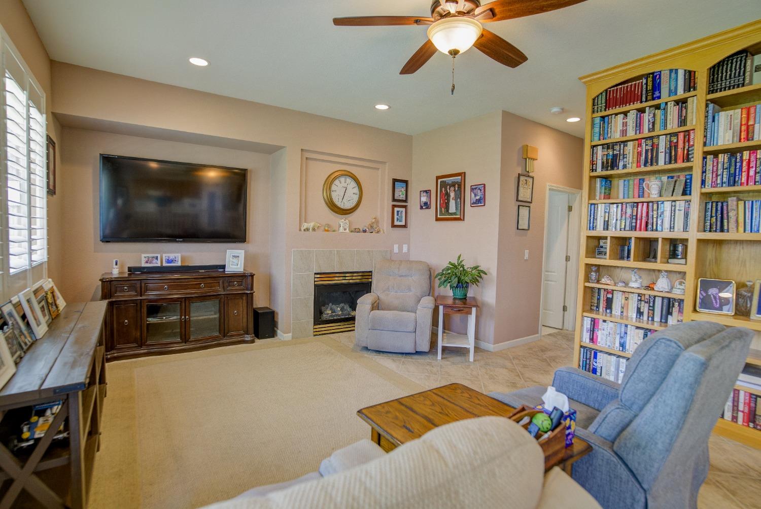 Detail Gallery Image 17 of 43 For 965 Blackwell Way, Galt,  CA 95632 - 4 Beds | 2/1 Baths