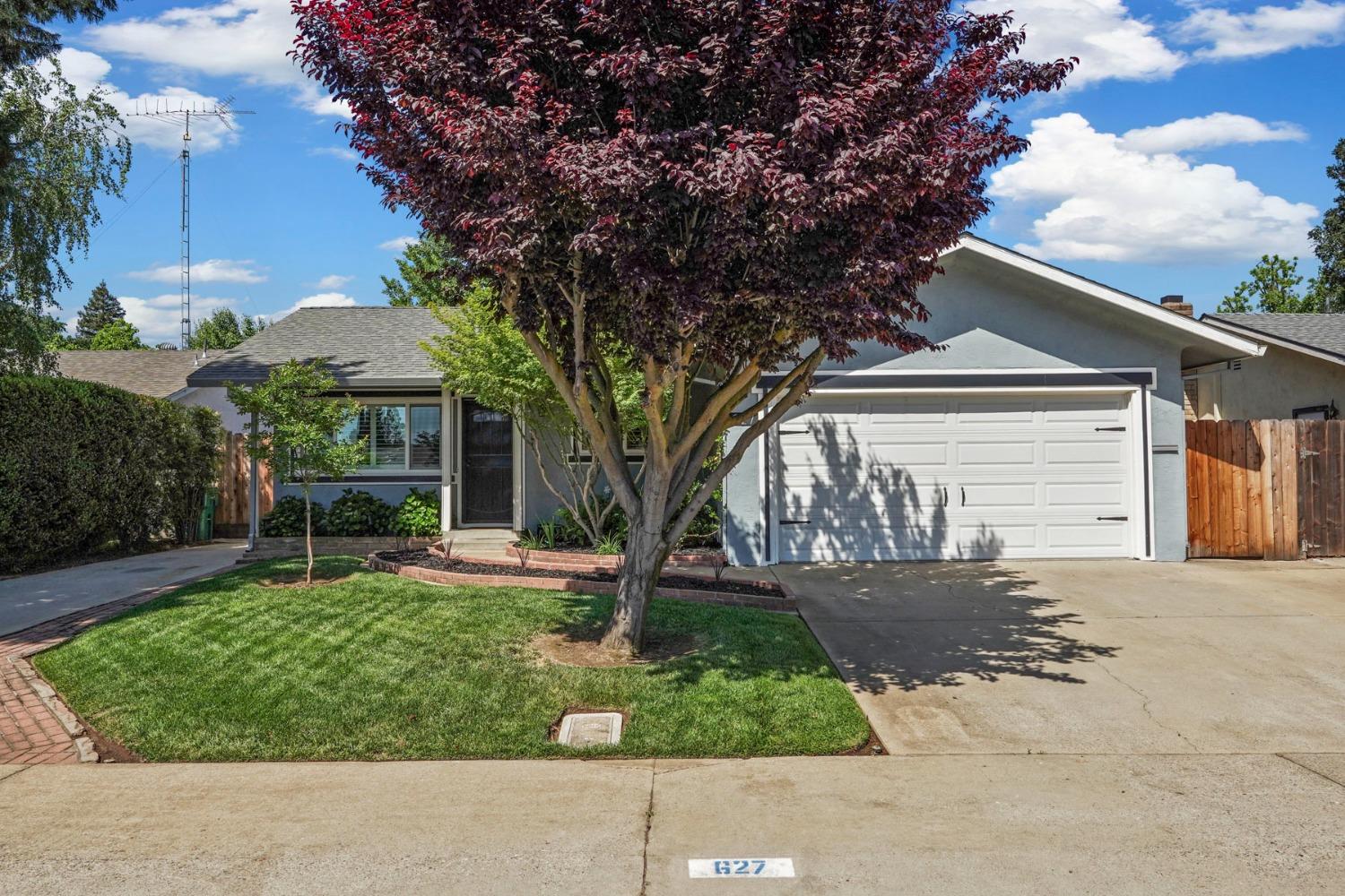 Detail Gallery Image 2 of 43 For 627 Tahoe Dr, Lodi,  CA 95242 - 3 Beds | 2 Baths