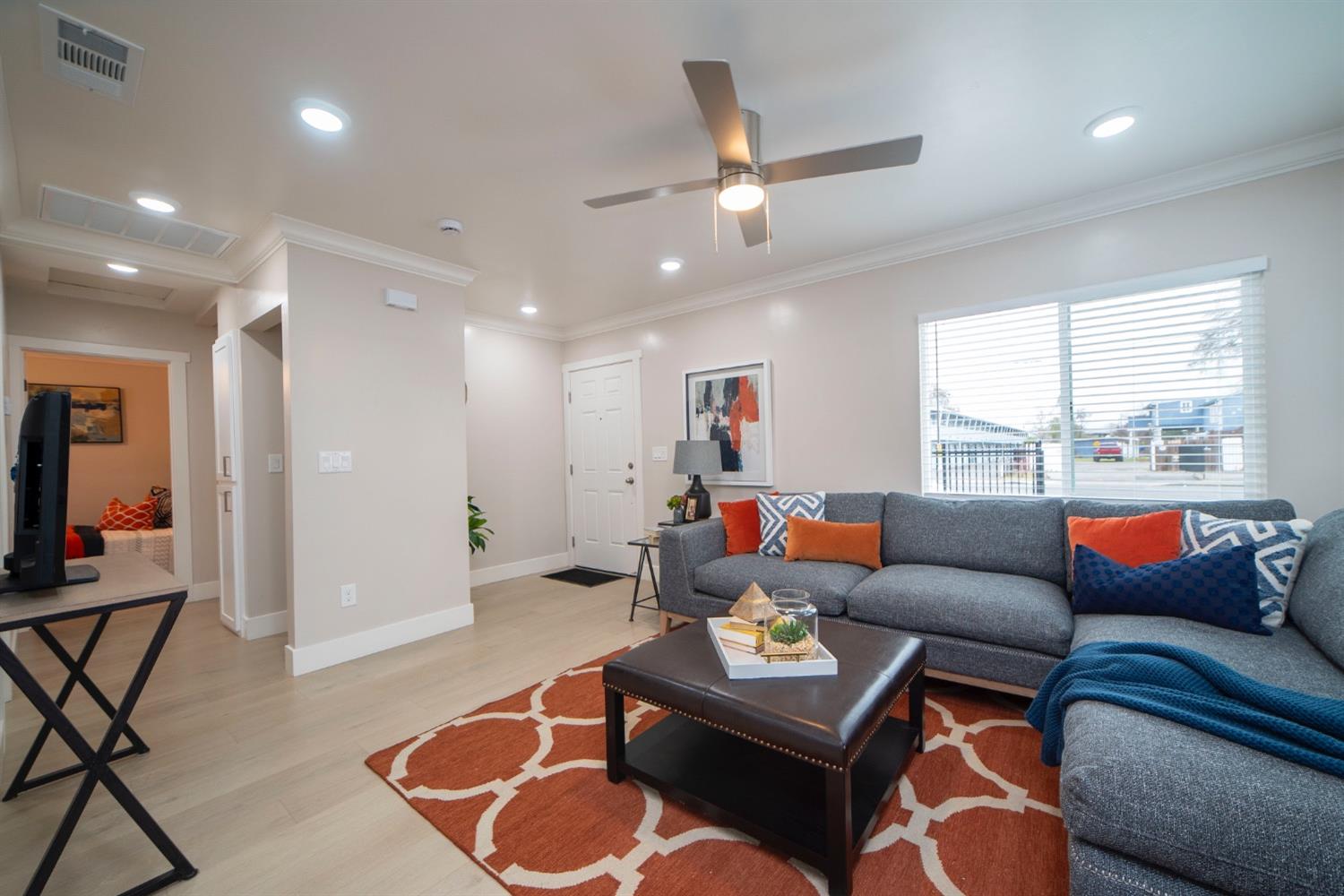 Detail Gallery Image 9 of 70 For 2729 Rio Linda Blvd, Sacramento,  CA 95815 - – Beds | – Baths