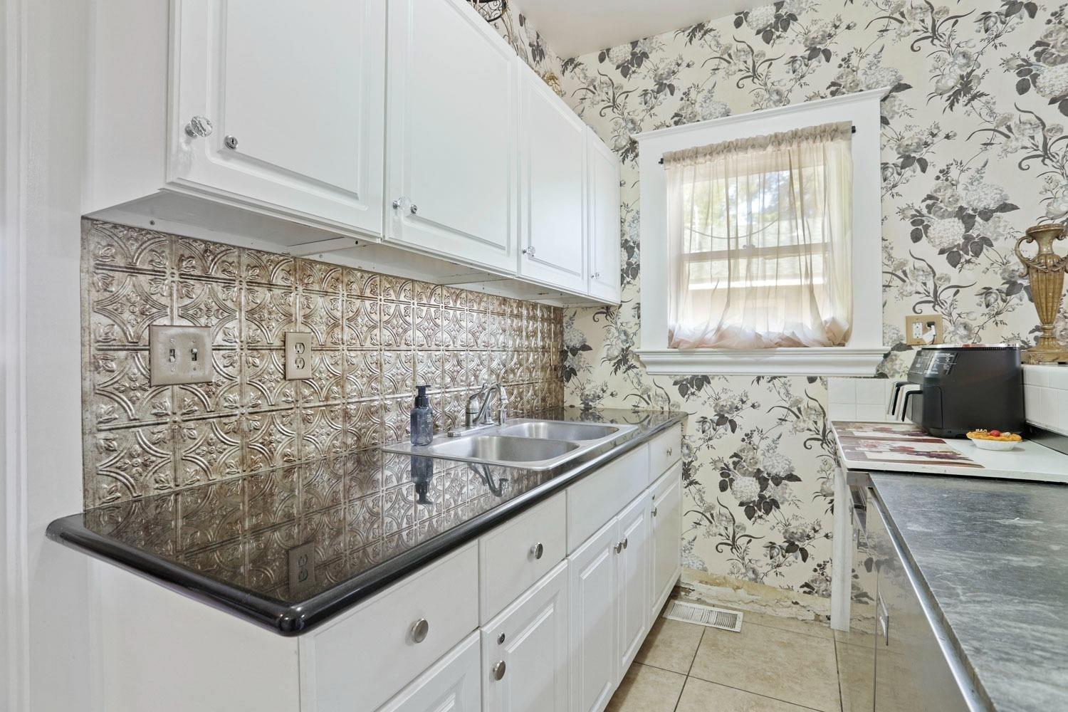 Detail Gallery Image 17 of 52 For 625 E Pine St, Lodi,  CA 95240 - 4 Beds | 2 Baths