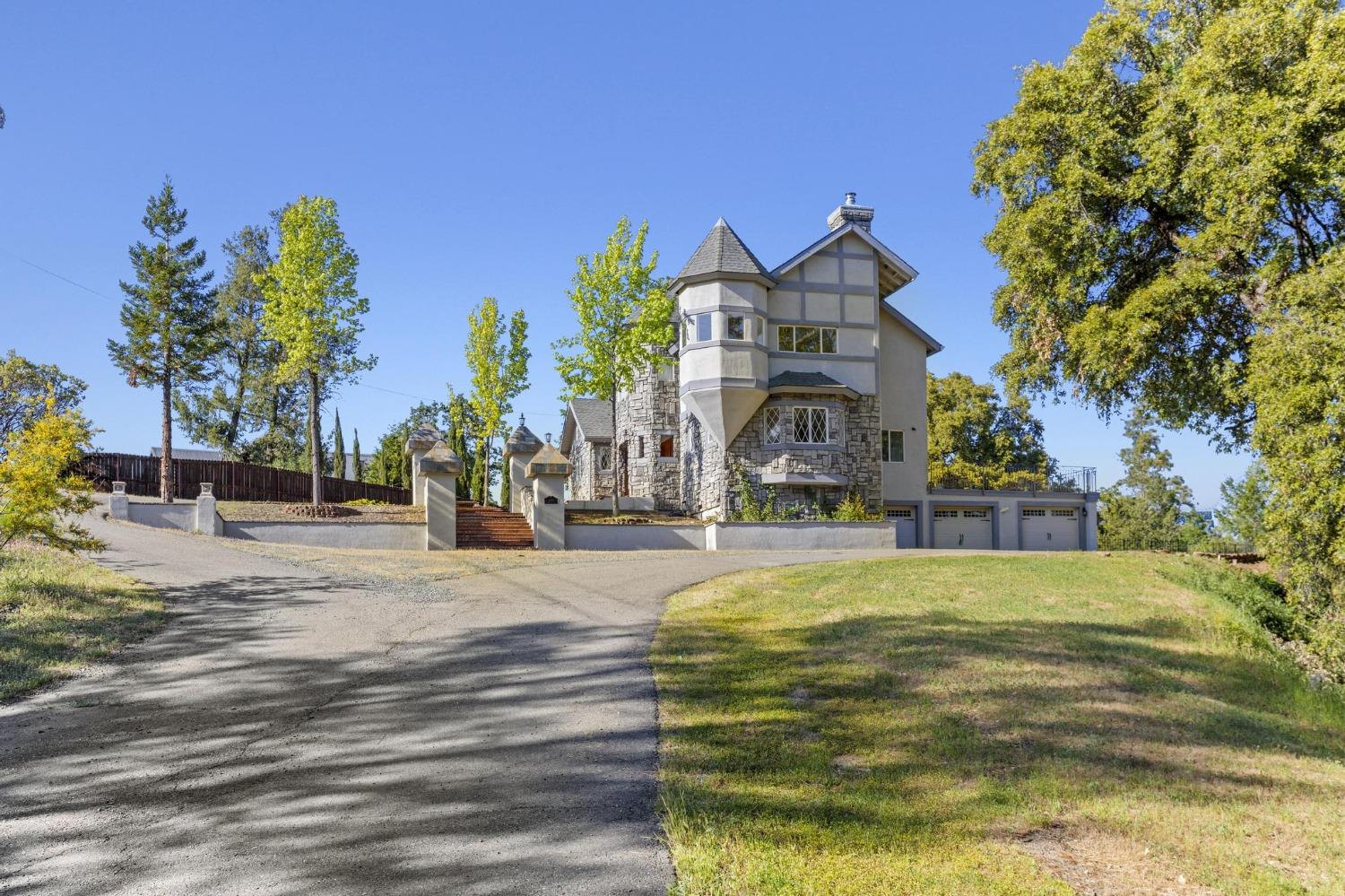 Detail Gallery Image 2 of 82 For 22160 Winchester Way, Colfax,  CA 95713 - 5 Beds | 3/2 Baths